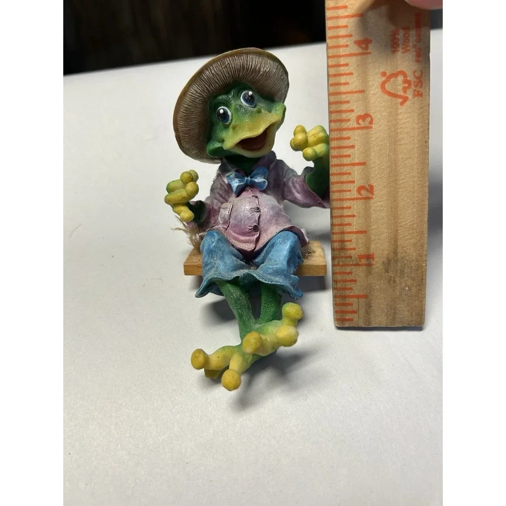 Vintage Frog Figurine Shelf Sitter Holder So Cute! Garden Decor